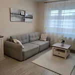 아파트 Feszek